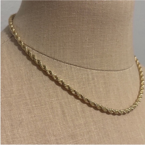 NWOT Kendra Scott Isabelle Necklace Kendra Scott Chain Necklace Gold - Picture 2 of 9